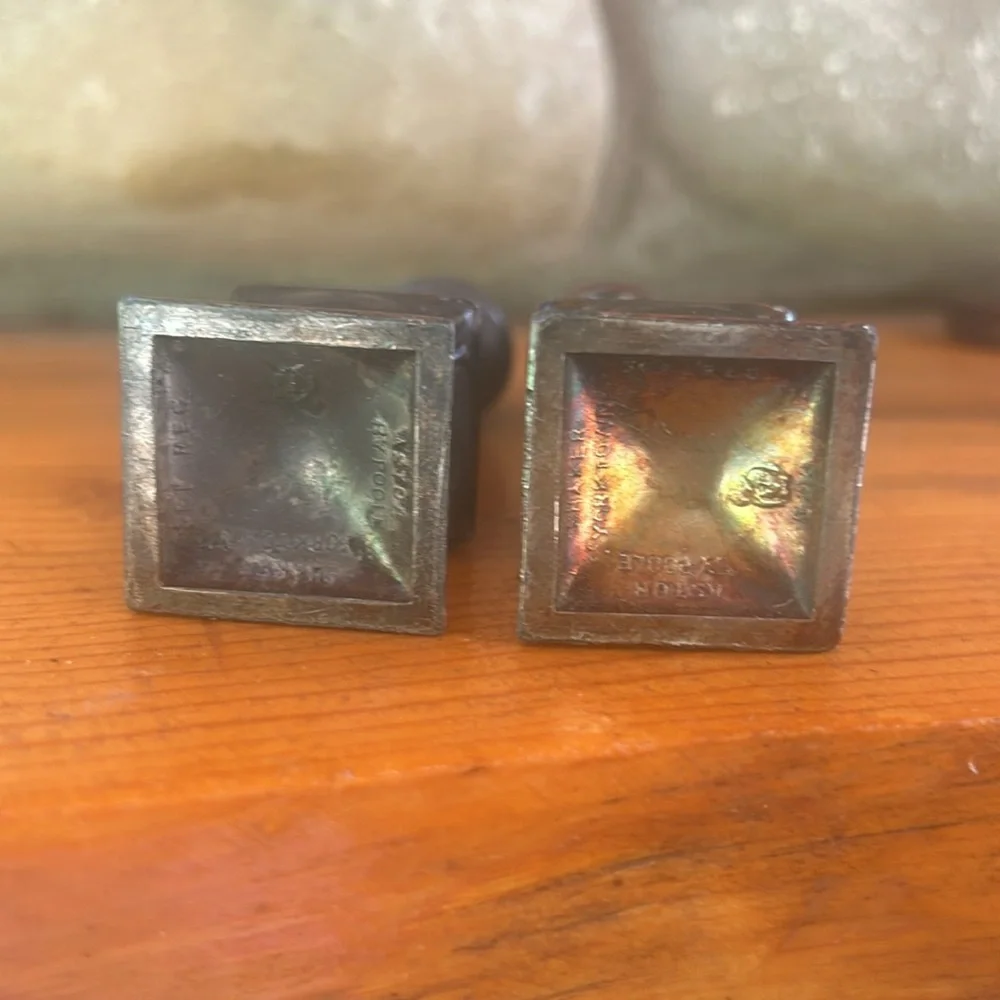 Salt Shaker Set - Picture 2 of 3